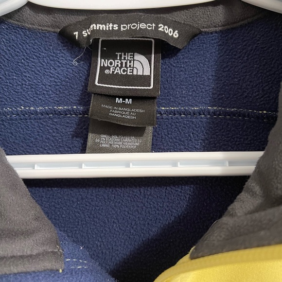 The North Face, 2006 Seven Summits Project soft shell jacket. - Picture 3 of 9